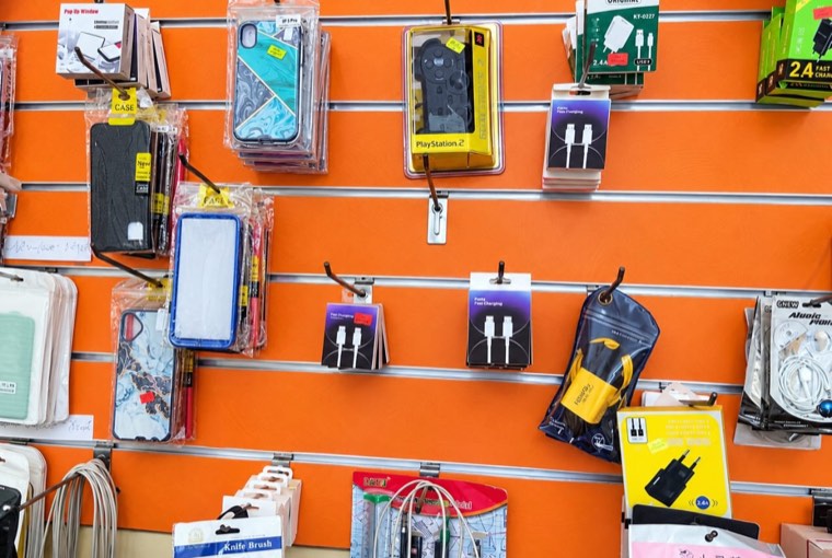 Accessoires pour téléphones : coques, chargeurs, câbles