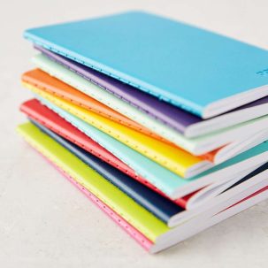 Cahier 200 pages A4 PVC (Paquet de 5)